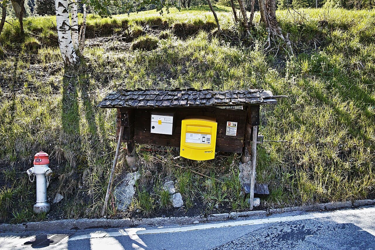 Swiss letterbox for sending registered mail
